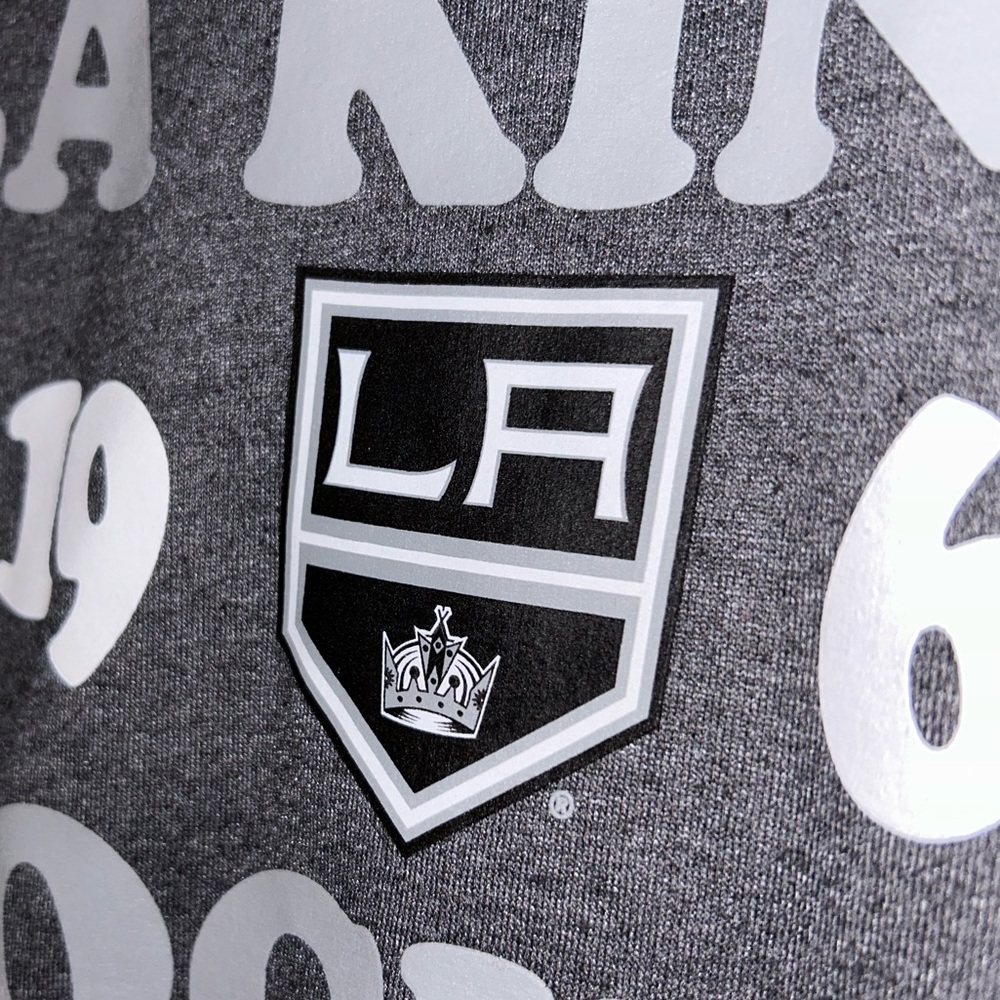 ๐๐๐๏ธ Los Angeles Kings NHL Hockey Marquee Stadium Hoodie ๐๏ธ๐ฅ
๐๐ - Picture 11 of 13